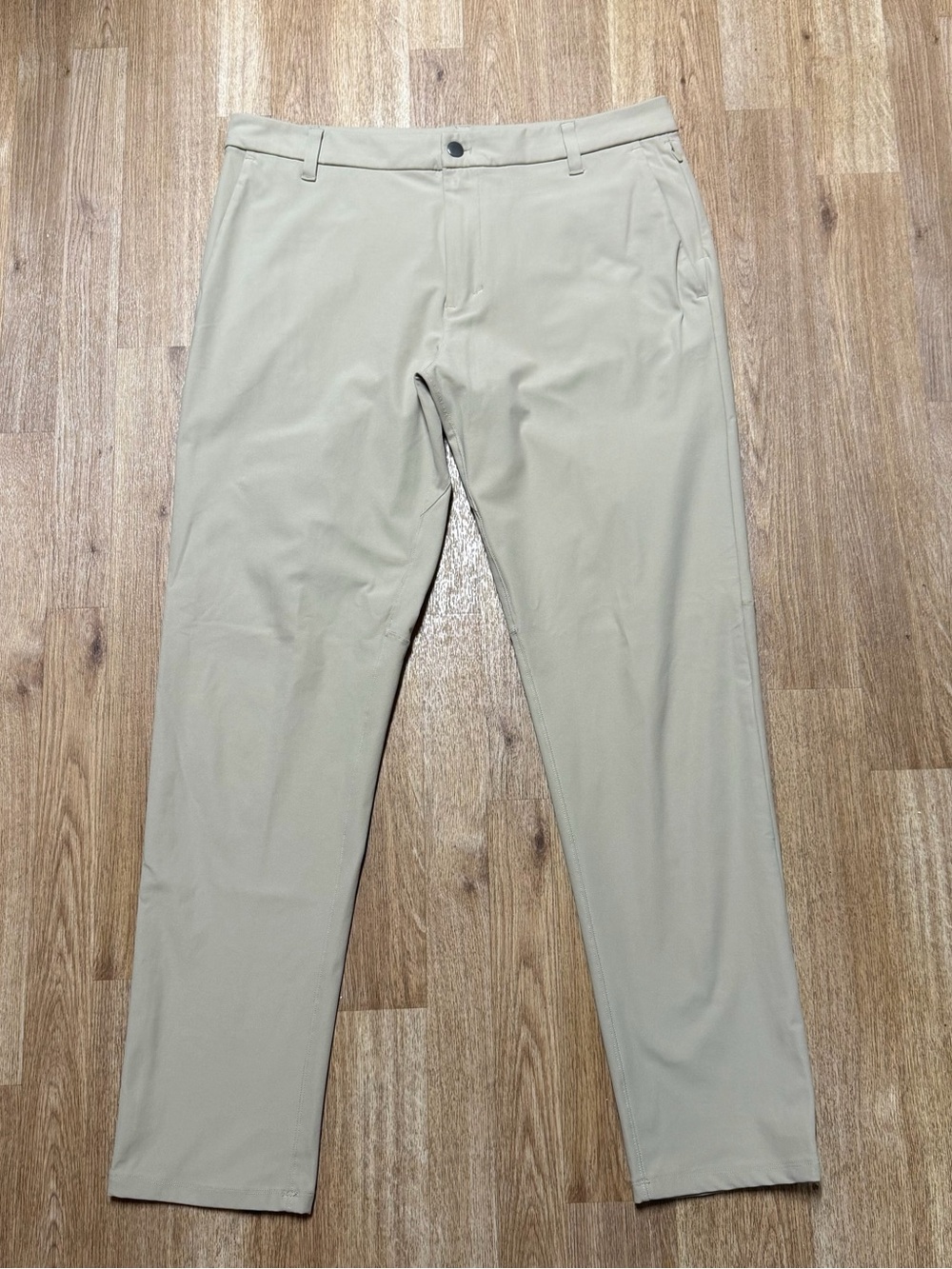 Lululemon Men’s Commission Classic Pant Warpstreme Size 34 Trench Khaki M5AEXS